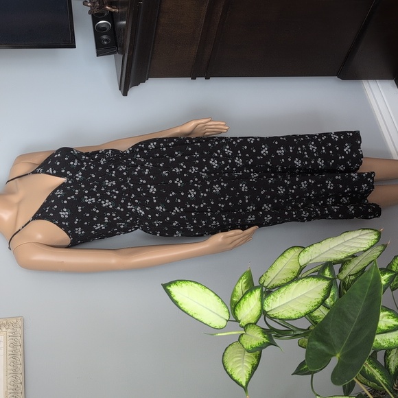 Floral Wide Leg Cropped Jumpsuit Medium Black Faux Wrap Culotte Rayon - Picture 4 of 17